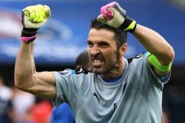 Gianluigi Buffon celebra la victoria. 