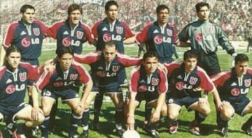 Nelson San Martín fue otro de los que estaba en la U el 2001. Los azules, cambiaron camiseta entre el primer y segundo semestre. En la imagen también aparecen otros como Cristian Castañeda, Moisés Avila, John Valladares y David Reyes.