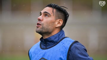 Radamel Falcao estaría interesado en jugar en México.