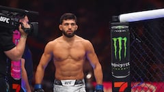 Apr 13, 2024; Las Vegas, Nevada, USA; Arman Tsarukyan during UFC 300 at T-Mobile Arena. Mandatory Credit: Mark J. Rebilas-USA TODAY Sports