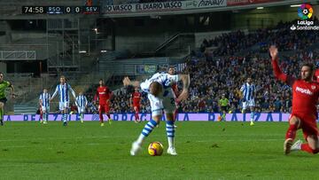 Sandro y una de las jugadas más cómicas de LaLiga: puntapié al suelo y voltereta descontrolada