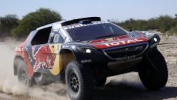 Carlos Sainz ya es líder del Dakar.