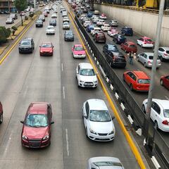 Hoy No Circula 1 de mayo: Evita multas y consulta los vehículos y placas que descansan este lunes