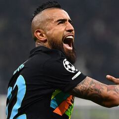 Italia reivindica a Vidal: "Si la pelota pesa, él está ahí"