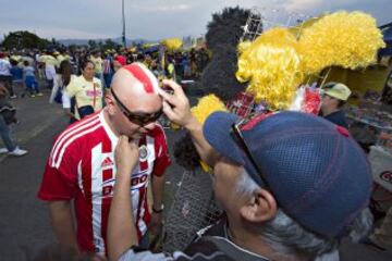 Mira el Color del Clásico Nacional celebrado en el Estadio Azteca en una nueva batalla entre el América y las Chivas.