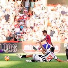 Aprobados y suspensos: El espíritu de Rocky y el Eldense levantan al Granada de la lona