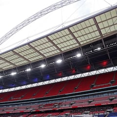 Expertos de salud pública piden a la UEFA que la final de la Champions sea en Wembley