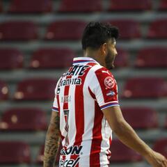 Antuna y Vega, separados de Chivas por tiempo indefinido