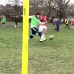 Algunos le comparan con Bale: el jugadón del hijastro de Fábregas