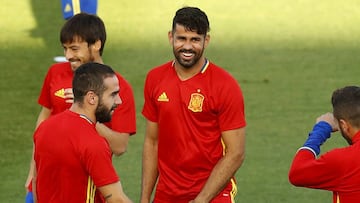 Diego Costa, Carvajal, Koke y Silva en un entrenamiento de España