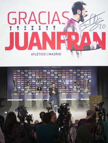 El lateral derecho se ha despedido del club rojiblanco tras 355 partidos y siete títulos en una conferencia de prensa en el Wanda Metropolitano.