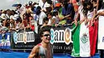 <b>TRIPLE CORONA.</B> Raña, campeón este año de España y de Europa, corre hacia su título mundial.