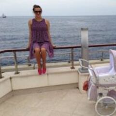 La vida feliz de mamá Isinbayeva junto a su hija Eva