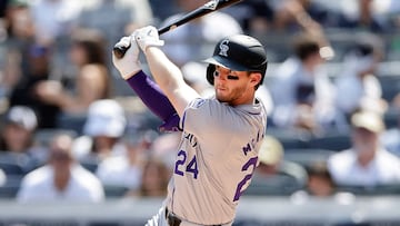 The Colorado team avoided being swept by the New Yorkers by beating them on the afternoon in which they honored the best baseball players of the past.