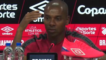 “Asilo Athletico Paranaense”: a Fernandinho le preguntan por Arturo Vidal y así lo recibe 