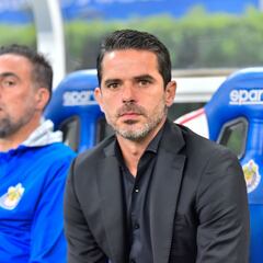 Fernando Gago dirige y se va; Chivas apunta a Espinoza