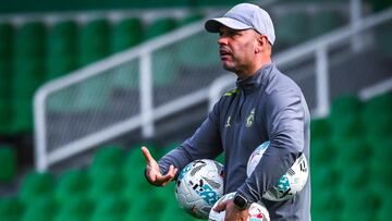 José Alberto, entrenador del Racing.