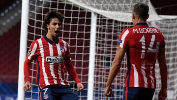 João Félix celebra el gol con Llorente.