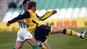 La 'patada karateka' de Torres al Betis cumple 13 años: ¡Golazo!