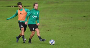 Rozada empieza a ensayar con dos delanteros