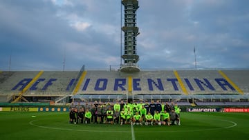 La plantilla del Betis, en el estadio Artemio Franchi.
