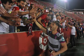 Los jugadores del equipo nazarí celebraron el ascenso a Primera.