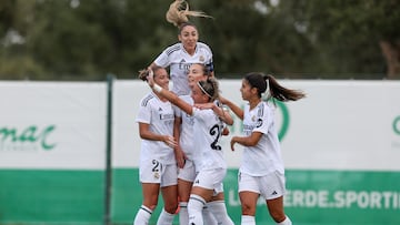 Alcochete (Portugal), 19/09/2024.- Real Madrid player Athenea del Castillo (2-R) celebrates with teammates after scoring a goal during the UEFA Women's Champions League second qualifying round first leg match between Sporting CP and Real Madrid held at Aurelio Pereira Stadium, in Alcochete, Portugal, 19 September 2024. (Liga de Campeones) EFE/EPA/JOSE SENA GOULAO
