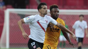 Álex Muñoz durante un partido con el Sevilla Atlético.