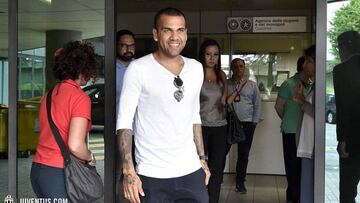 Alves pasará reconocimiento con la Juve a primera hora del lunes