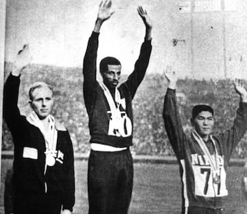 El etíope Abebe Bikila revalidó su oro en maratón al rebajar el tope mundial, esta vez con calzado, pero después de haber sido operado de apendicitis sólo seis semanas antes.