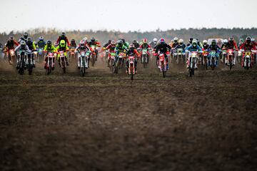 El Gotland Grand National es la carrera de endura más grande del mundo con con 3300 pilotos participando este fin de semana. Se disputa en la isla de Gotland, una isla de Suecia situada en el mar Báltico, al este de la península Escandinava y al norte de Polonia.