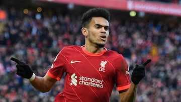 Luis Díaz celebra su primer gol con Liverpool ante Norwich en Premier League