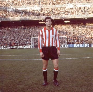 De las 19 temporadas que ha jugado como futbolista, ha dedicado al Bilbao once de ellas.
