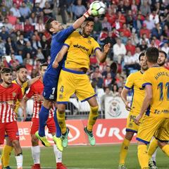 El Almería empata en casa con el Alcorcón y se mete en descenso