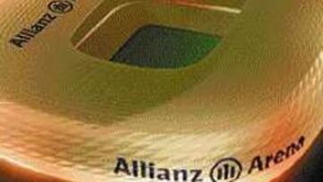 <b>FUTURISTA ESTADIO DE MÚNICH.</b> Estará acabado en julio de 2005. Tendrá 66.000 plazas y su coste es de 280 millones de euros.