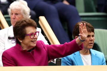 La extenista, 6 veces campeona en Wimbledon, Billie Jean King y la extenista   sudafricana Ilana Kloss.