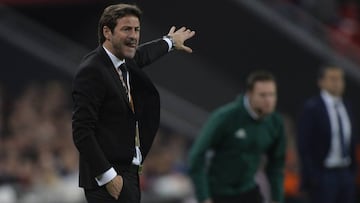 El presidente del Leeds pide perdón por fichar a Christiansen