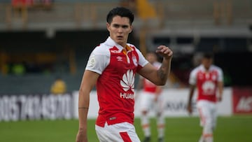 Rub&eacute;n Bentancourt durante un partido de Santa Fe por Liga &Aacute;guila I-2018