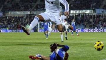 <b>UN GIGANTE. </b>El portugués marcó dos goles al Getafe en 2010.