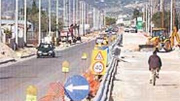 <b>APURANDO EL TIEMPO</B>. Buena parte del trazado del maratón está en obras y se encuentra invadido por las excavadoras.