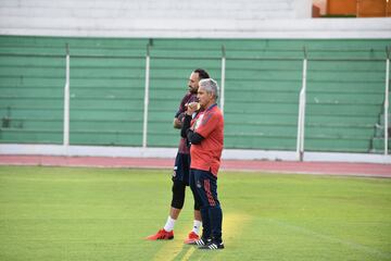 La Tricolor definió los últimos detalles antes del encuentro con la Selección Boliviana por las Eliminatorias. El partido se llevará a cabo el jueves 2 de septiembre en el Estadio Olímpico Hernando Siles. En rueda de prensa, el técnico Reinaldo Rueda afirmó que, "hemos estado analizando las características de los goles que ha recibido y los que ha marcado el equipo de Farías" 