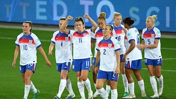 Las jugadoras de Inglaterra celebran la victoria ante Gales.