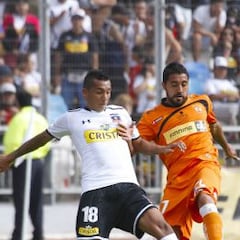 Toro quiere concretar su salida y Flores se queda