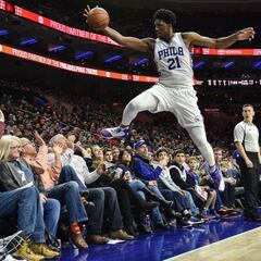 Sergio Rodríguez juega con una bestia: descomunal Joel Embiid