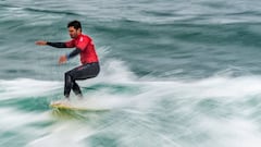 Perú domina el surf: Clemente puso su nombre en la final de longboard