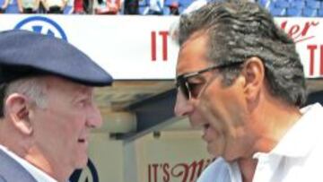 Billy Álvarez tiene en mente la contratación de Manolo, pero su hijo pretende llevar al banquillo al Jefe, lo que genera una tensión al interior de La Máquina.