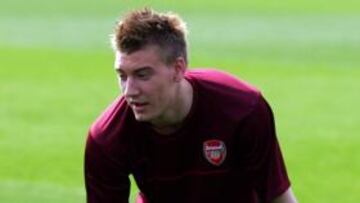 Bendtner dice que Messi es el mejor pero sufrirá con el estilo del Arsenal