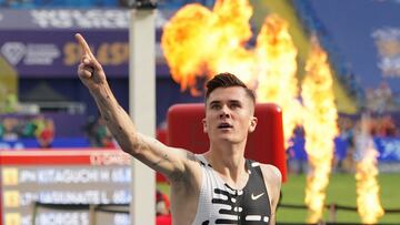 Norway's Jakob Ingebrigtsen celebrates after winning 1500m event setting a 
new European record at the Wanda Diamond League Silesia Kamila Skolimowska Memorial athletics meeting in Chorzow, Poland on July 16, 2023. (Photo by JANEK SKARZYNSKI / AFP)