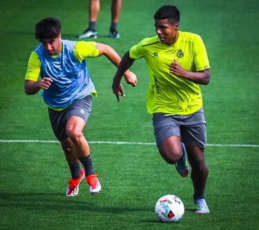 A Jeremy le salen novias en Segunda