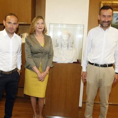 Nino, nombrado caballero de la Real Orden de la Dama de Elche